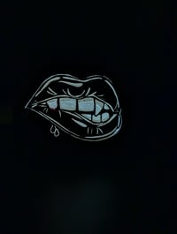 Image 9 of Vampires kiss mini carvicture 