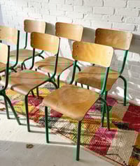 Image 3 of Chaise d’écolier 