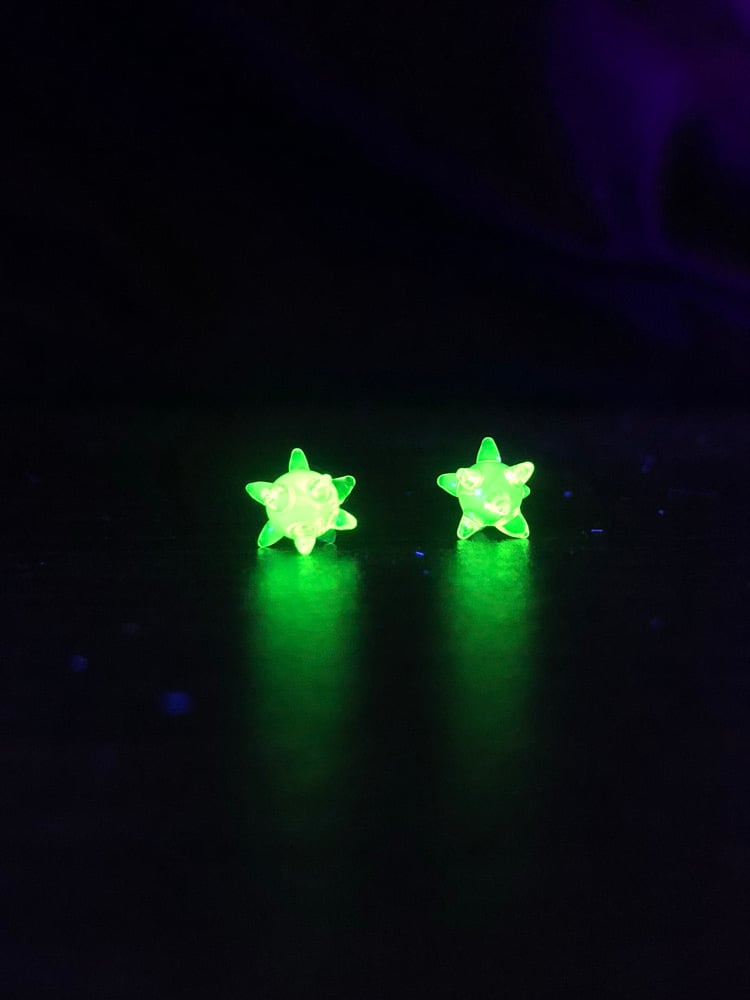 Image of GT Series Corning Uranium Morningstar pearls (set of 2)