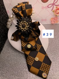 Image 14 of Classy Diva Tie Necklace