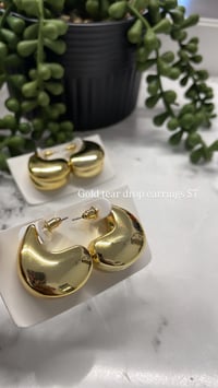 Gold tear drop earrings