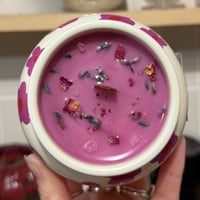 Image 2 of champagne pop scented flower candle