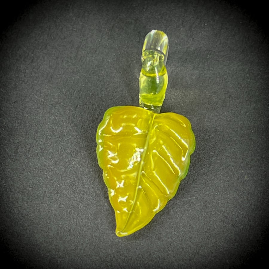 Image of Mini Green Leaf Pendant3