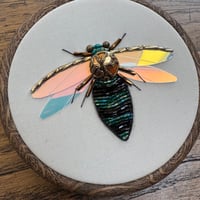 Image 1 of Shiny bee (a, 4 inches)