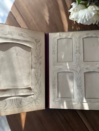 Image 4 of Ancien album photo en velours bleu, Art Nouveau, 1900