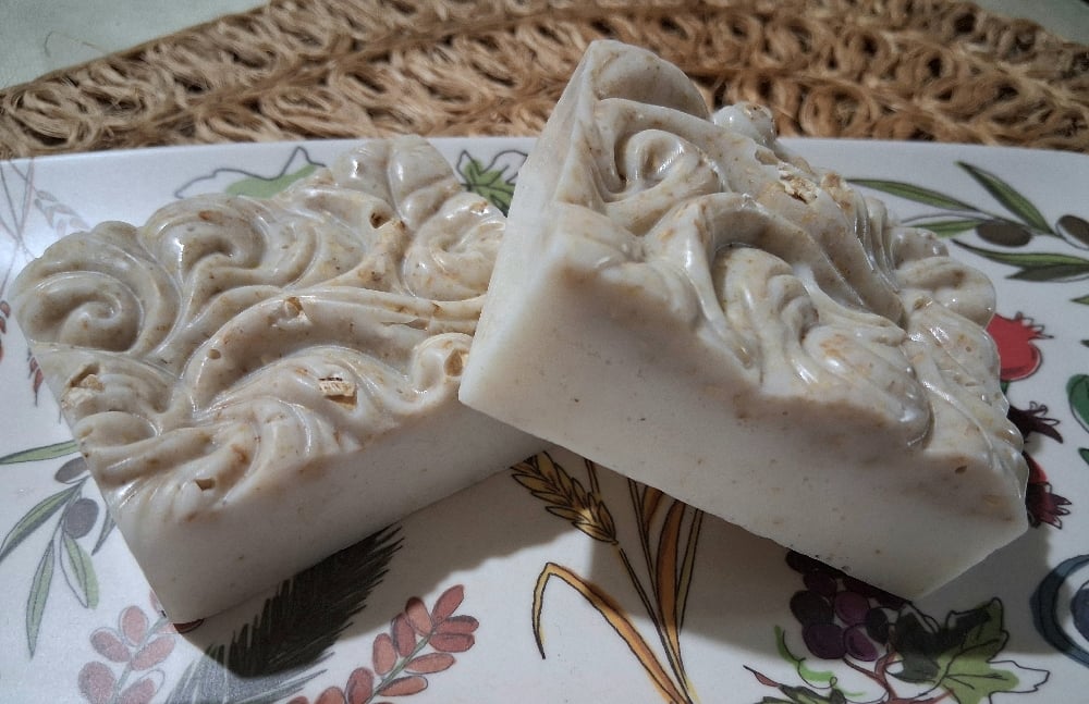 Image of Cedarwood & Oatmeal Goatsmilk Soap