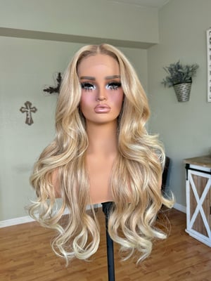 Image of Reba middle part luxury (pre order) 