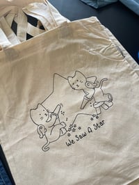 Image 1 of We saw a star Tote bag 