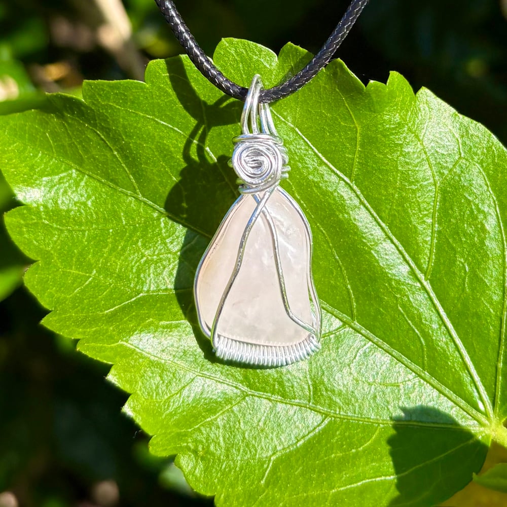 Image of rose quartz pendant c
