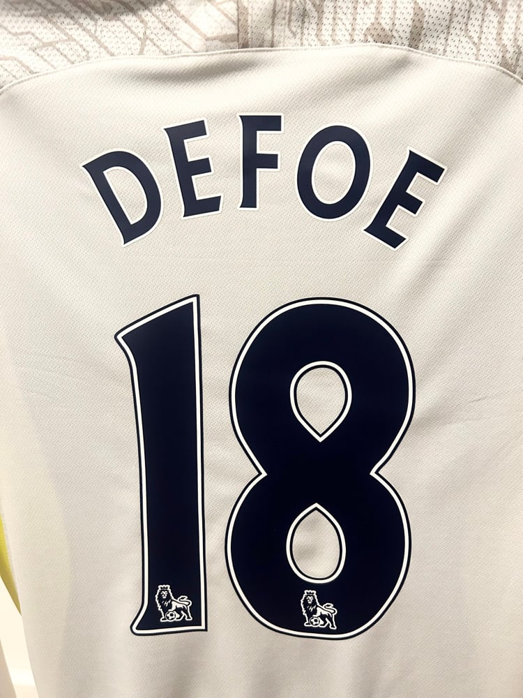 Image of PRE ORDER: Tottenham Hotspur “DEFOE 18” 2009/10 Home Long Sleeve Shirt + PL patches (L)