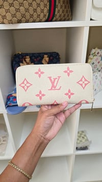 Image 1 of Standard Cream & Pink wallet
