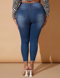 Image 2 of Casual Plus - Style 3