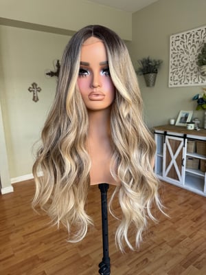 Image of Delia (ready to ship)