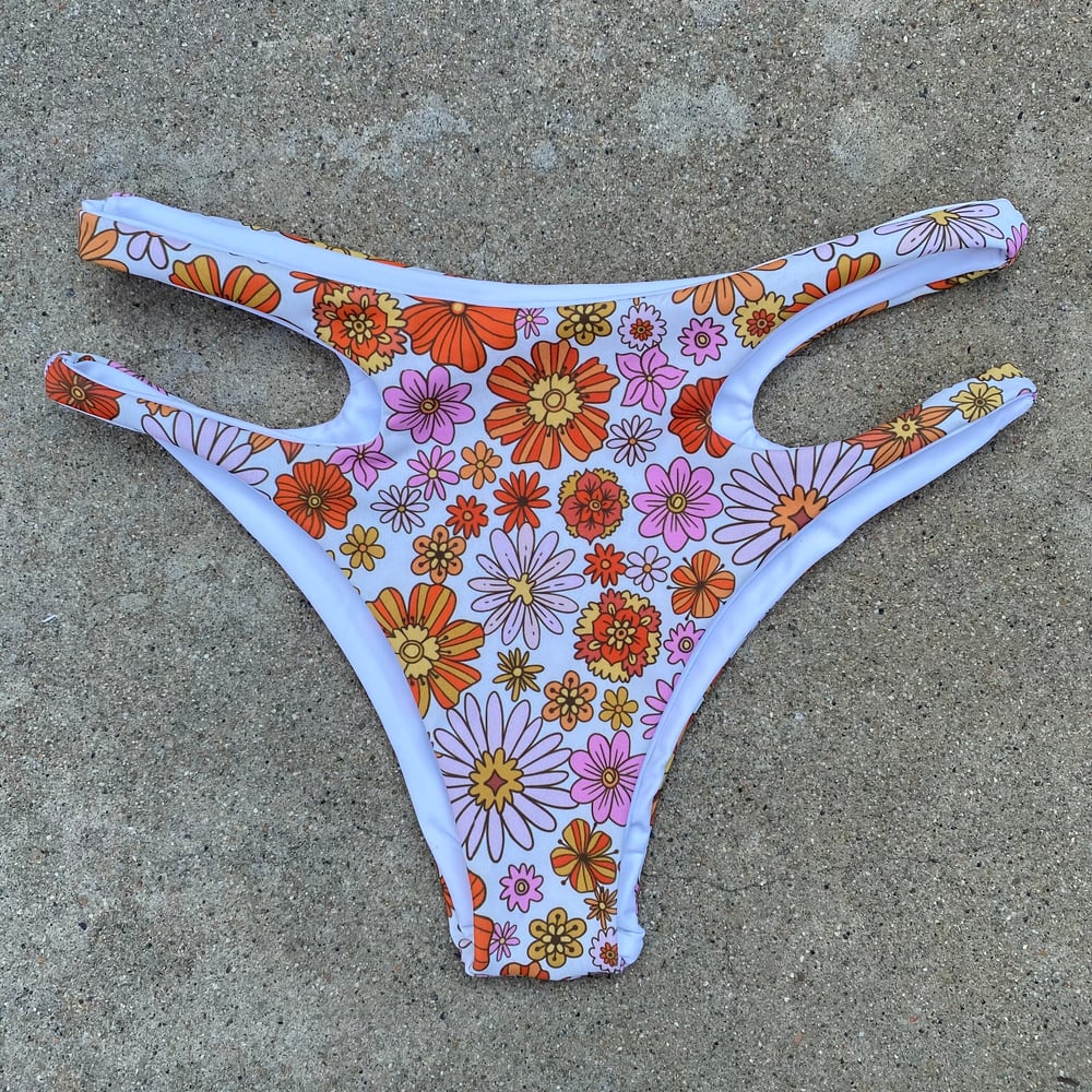 Image of DBL LINI BOTTOMS : RETRO ROW X WHITE
