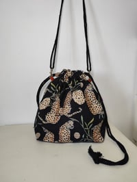 Image 2 of Bolso CAPACHA GUEPARDOS NEGRO