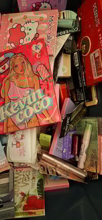Image 2 of makeup scoop