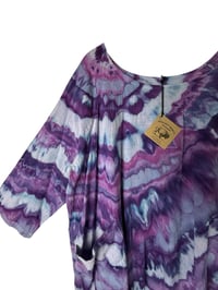 Image 6 of L 100% Cotton Forager Top in Purple Haze Agate Ice Dye