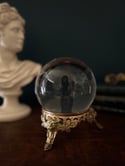 Boule de cristal de 13cm et son support en bronze massif du XIXème siecle, têtes de lions.