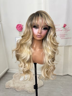 Image of Vivica (react to ship) 