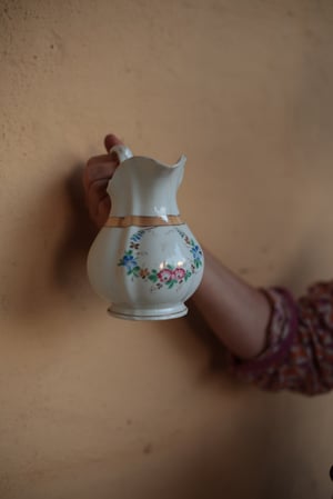 Image of Milchkrug (fuer ca 1/2l) mit Blumenbemalung, Französisch