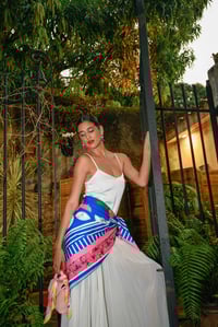 Image 2 of Jardín Colonial Scarf