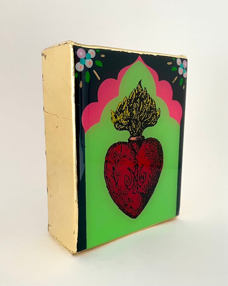 Image of Flaming Heart Arch Green/Red