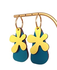 Image 17 of Boucles d'oreilles "Nerina" en cuir upcyclé 