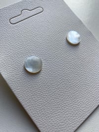 Simple Mother of Pearl Earrings 