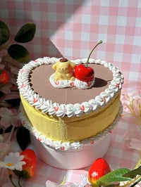 Image 1 of 💛 Pom Pudding Fake Cake Jewelry Box 💛