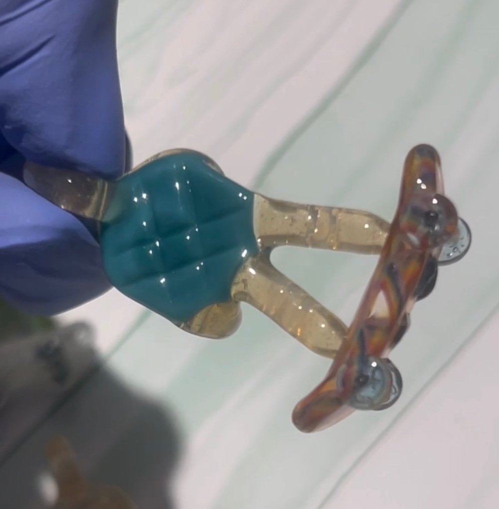 Glass Fingerboarder 