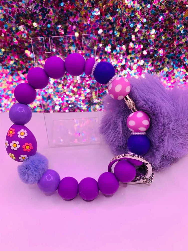 Image of Egg Wristlet 