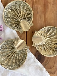 Image 2 of Cendriers anciens en bronze - forme coquille