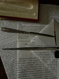 Image 5 of Magnifique porte-plume et ouvre-lettre plaqué argent, XIXÈME siècle