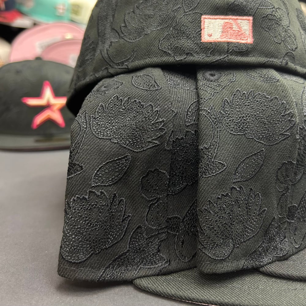 New Era 59Fifty Black Pink “Tonal Koi”