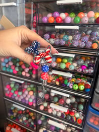 Patriotic balloon dog