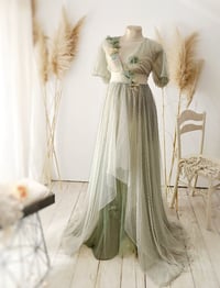 Image 2 of Photoshooting tulle dress Abriana | size S-M| sage and off white | flowers
