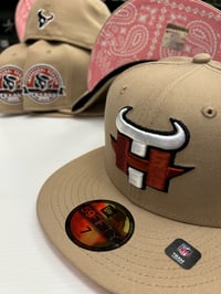 Image 3 of New Era 59Fifty Camel/Brick/ Pink Paisley UV