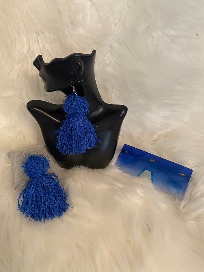 Pair them up short tassel/sunglasses set 