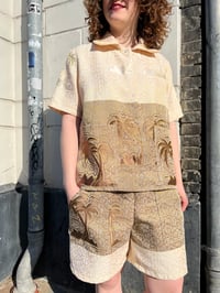 Image 10 of Unisex shorts gold (m/l)