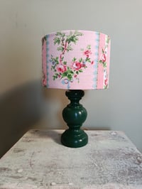 Image 2 of Lampe de table " Écrin de roses "