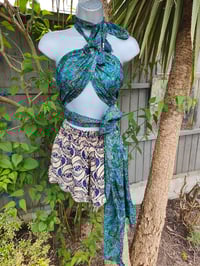 Image 4 of Frida frilly shorts - Navy