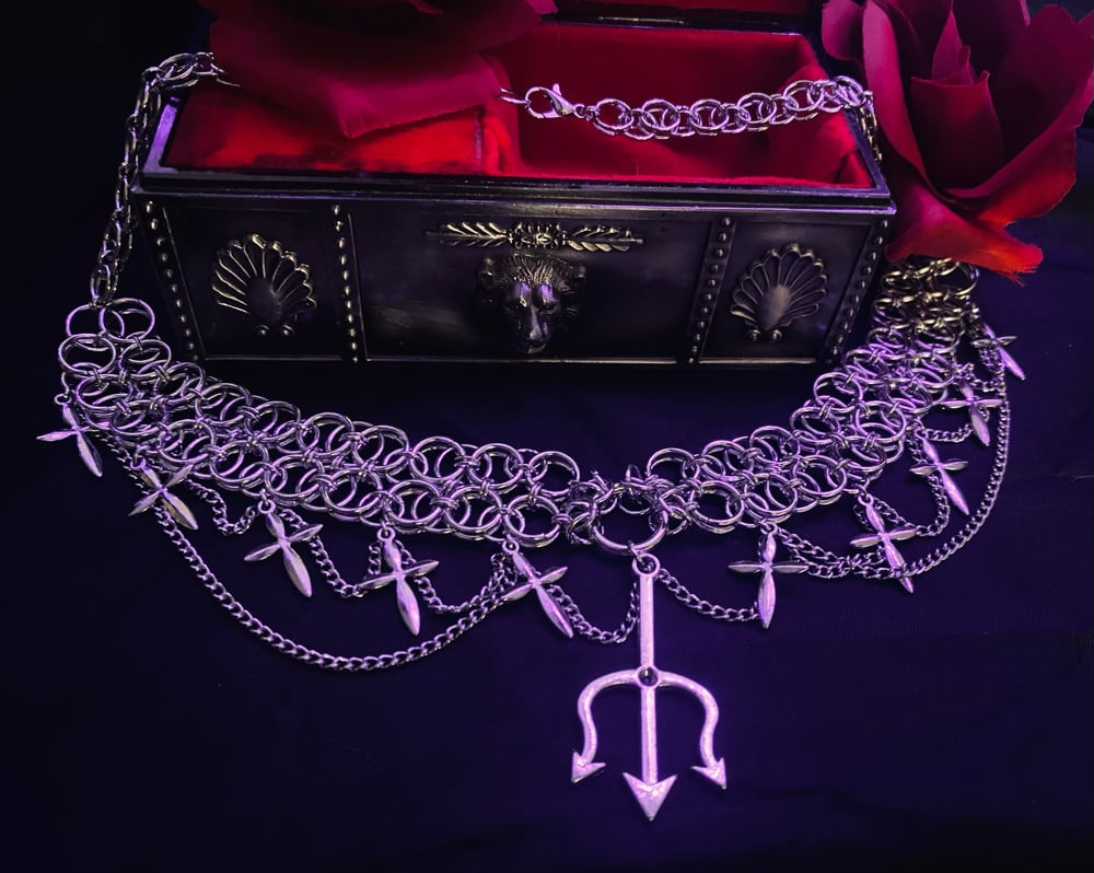 Image of 𝔏𝔞 𝔣𝔲𝔯𝔦𝔞 𝔡𝔦 𝔓𝔬𝔰𝔢𝔦𝔡𝔬𝔫𝔢