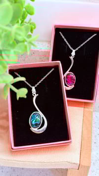 Scoop swirl pendant- natural abalone