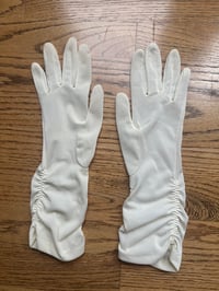 Image 2 of 1950s Ruched Gloves 