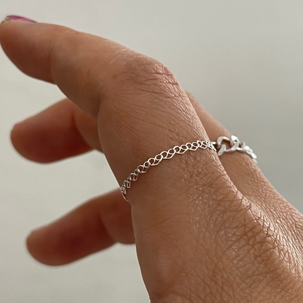 Image of plain heart chain ring