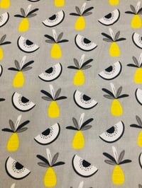 Image 1 of Algodón 100 % - Piñas Amarillas - Gris - 10€/m