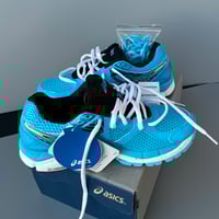 Image 2 of size: us6W uk4 eu37 cm23