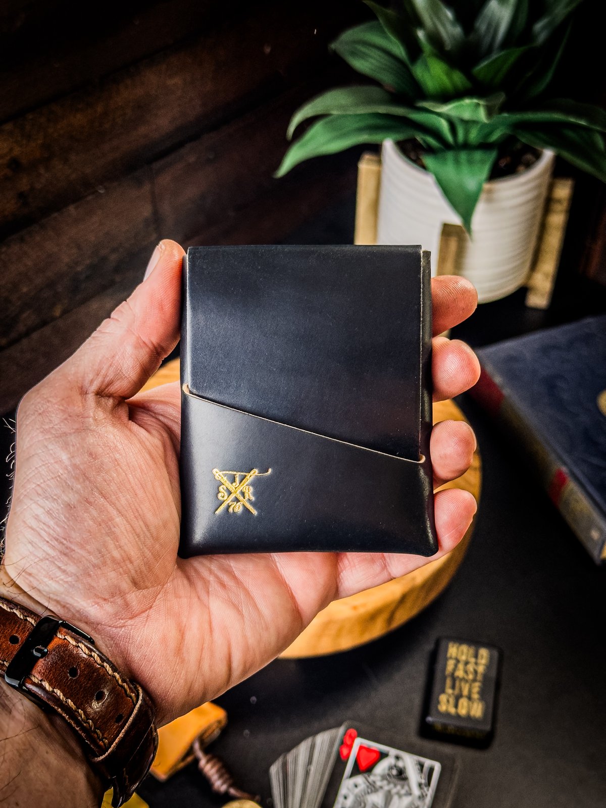 the-murphy-black-horween-shell