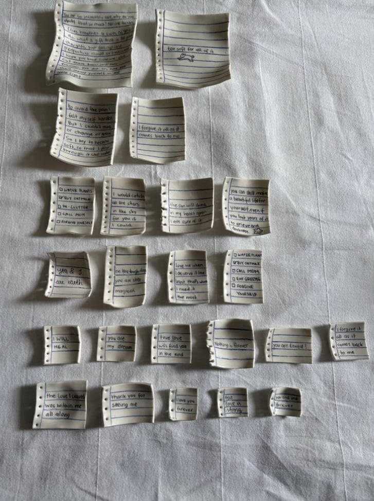 Image of porcelain love notes L