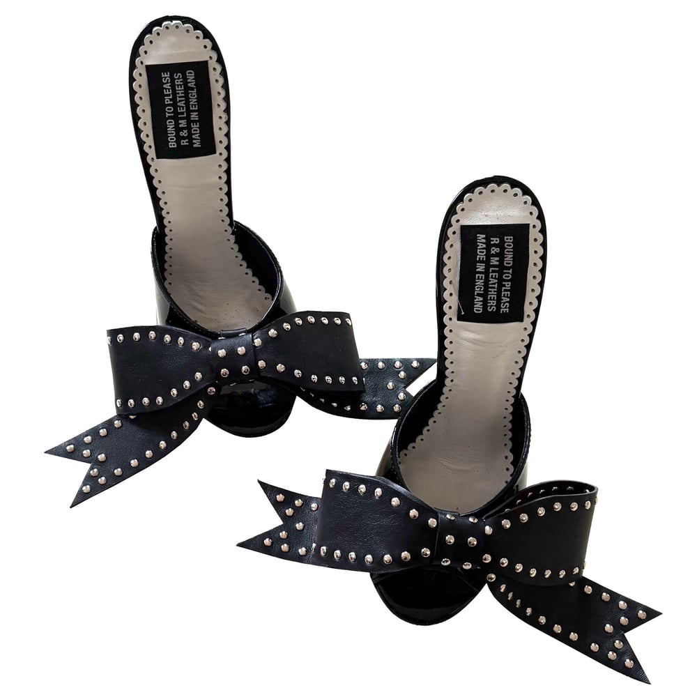Image of CHI-CHI HEELS